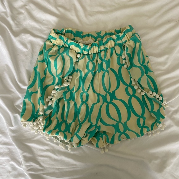 Patterned Shorts - Picture 1 of 3